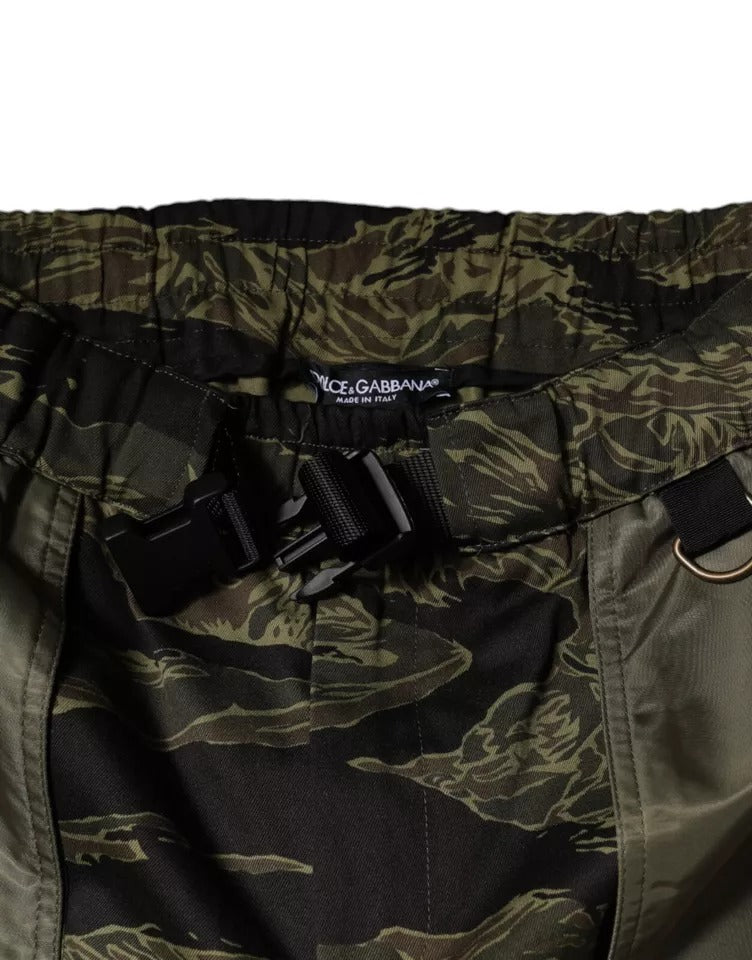 Camouflage pants with cargo pockets