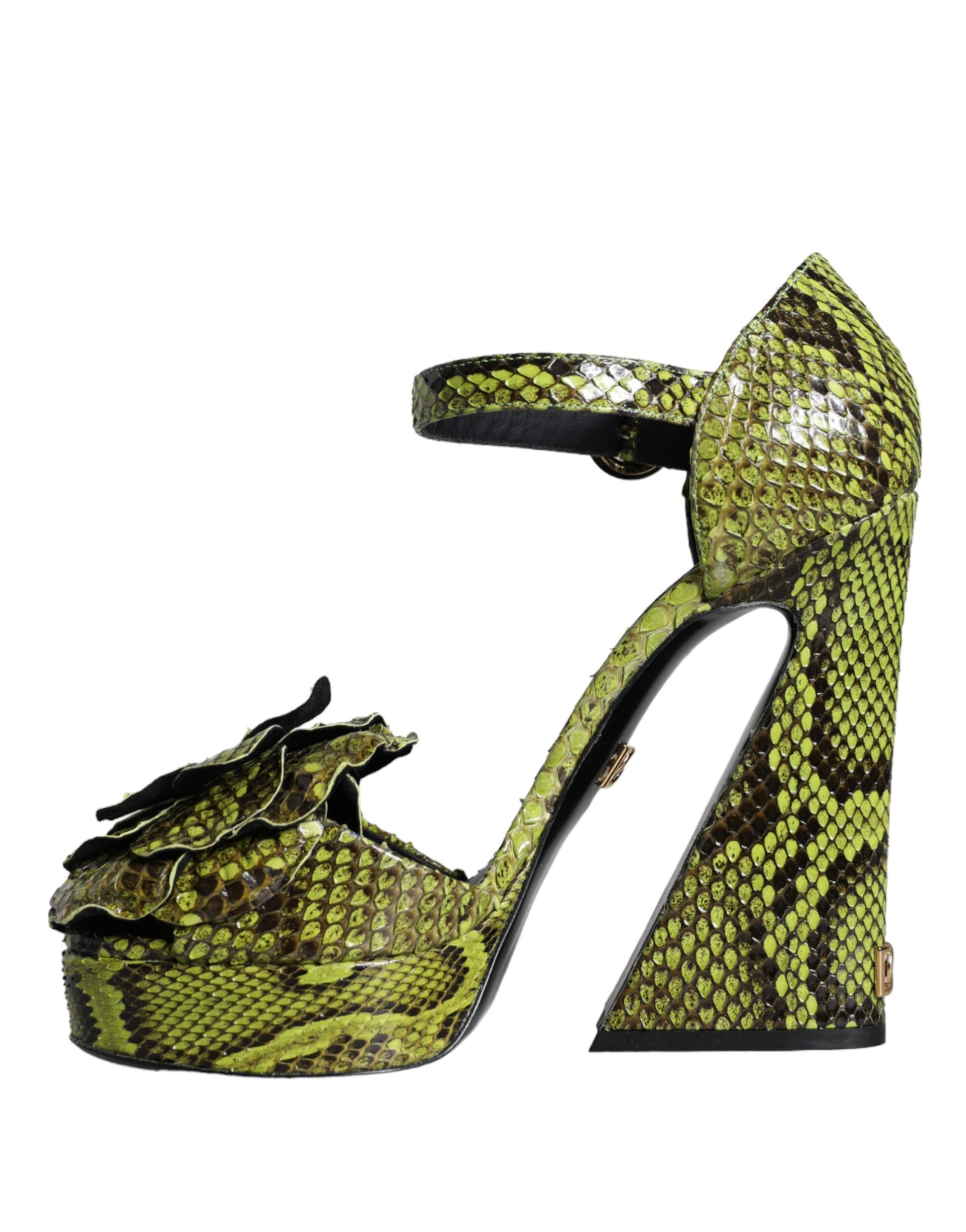 High heel shoe with snake skin print