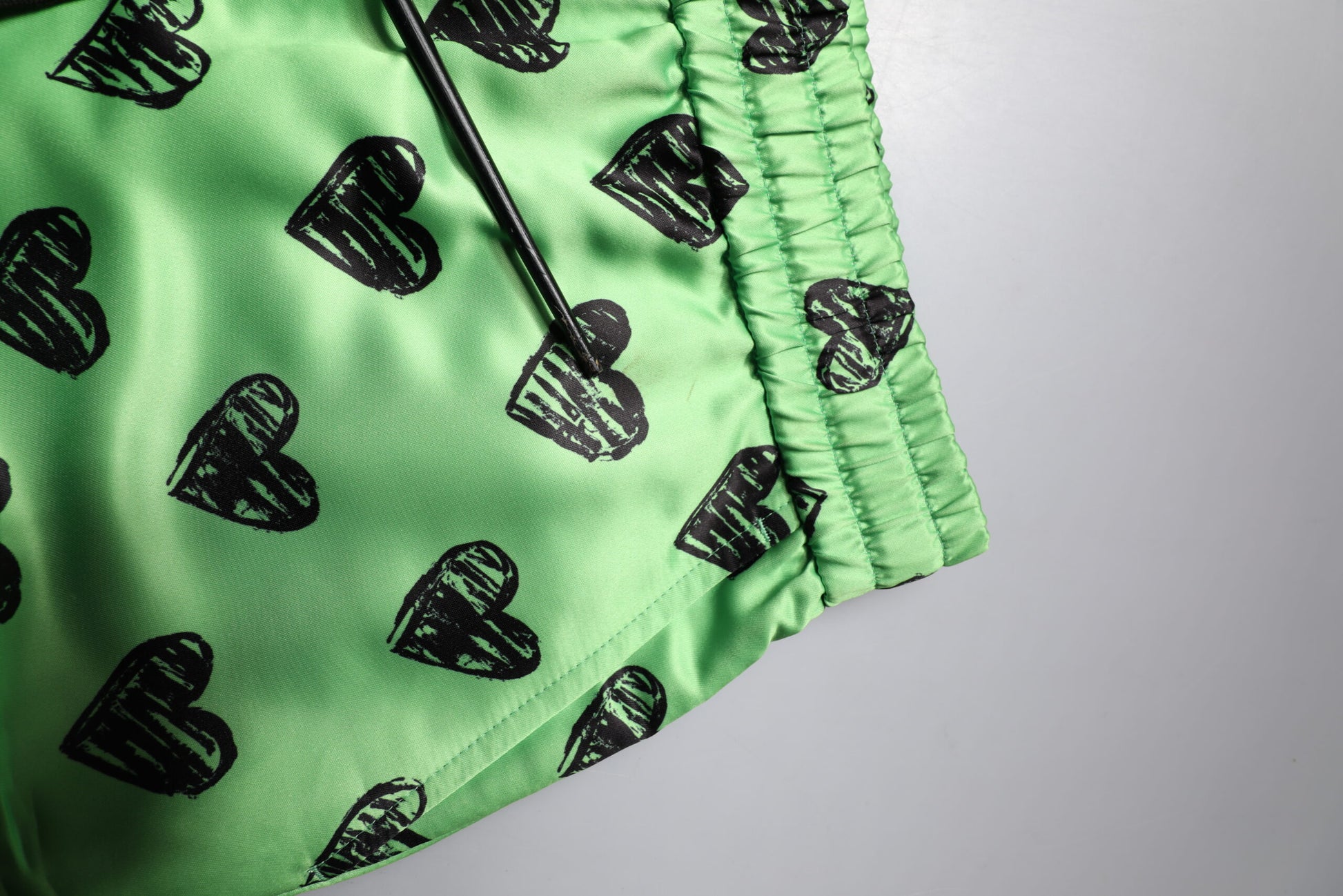 Green heart print cargo men's bermuda shorts