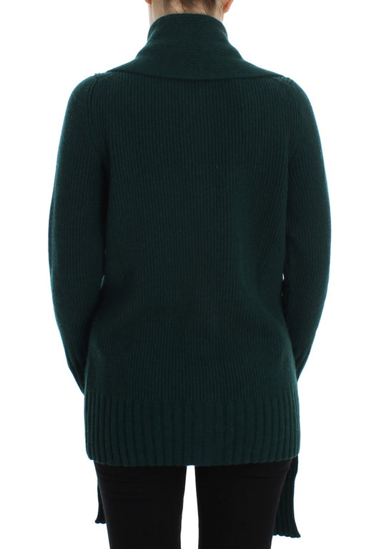 Green knit sweater on a person's back
