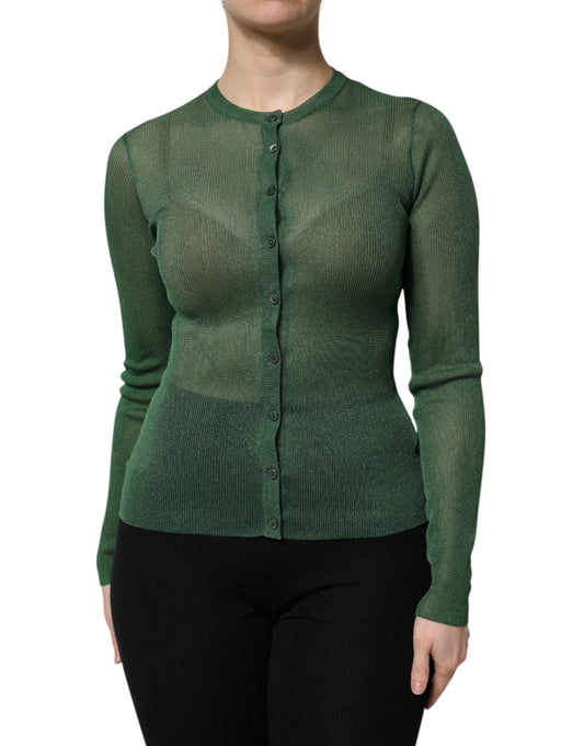 Woman wearing green knit sweater with ribbed texture