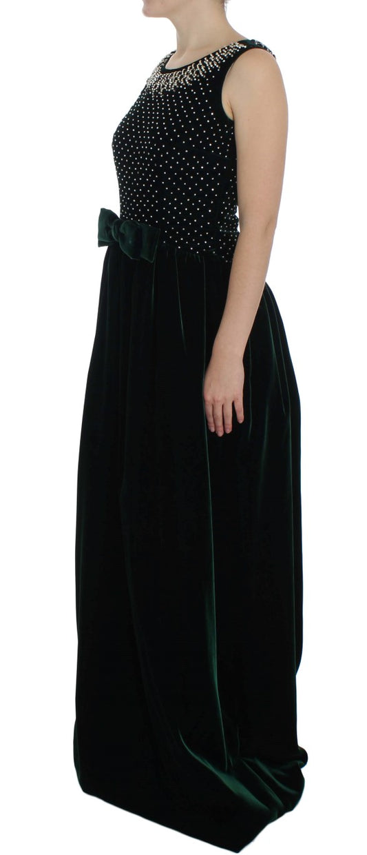 Long black dress with ruffled hem and sleeves