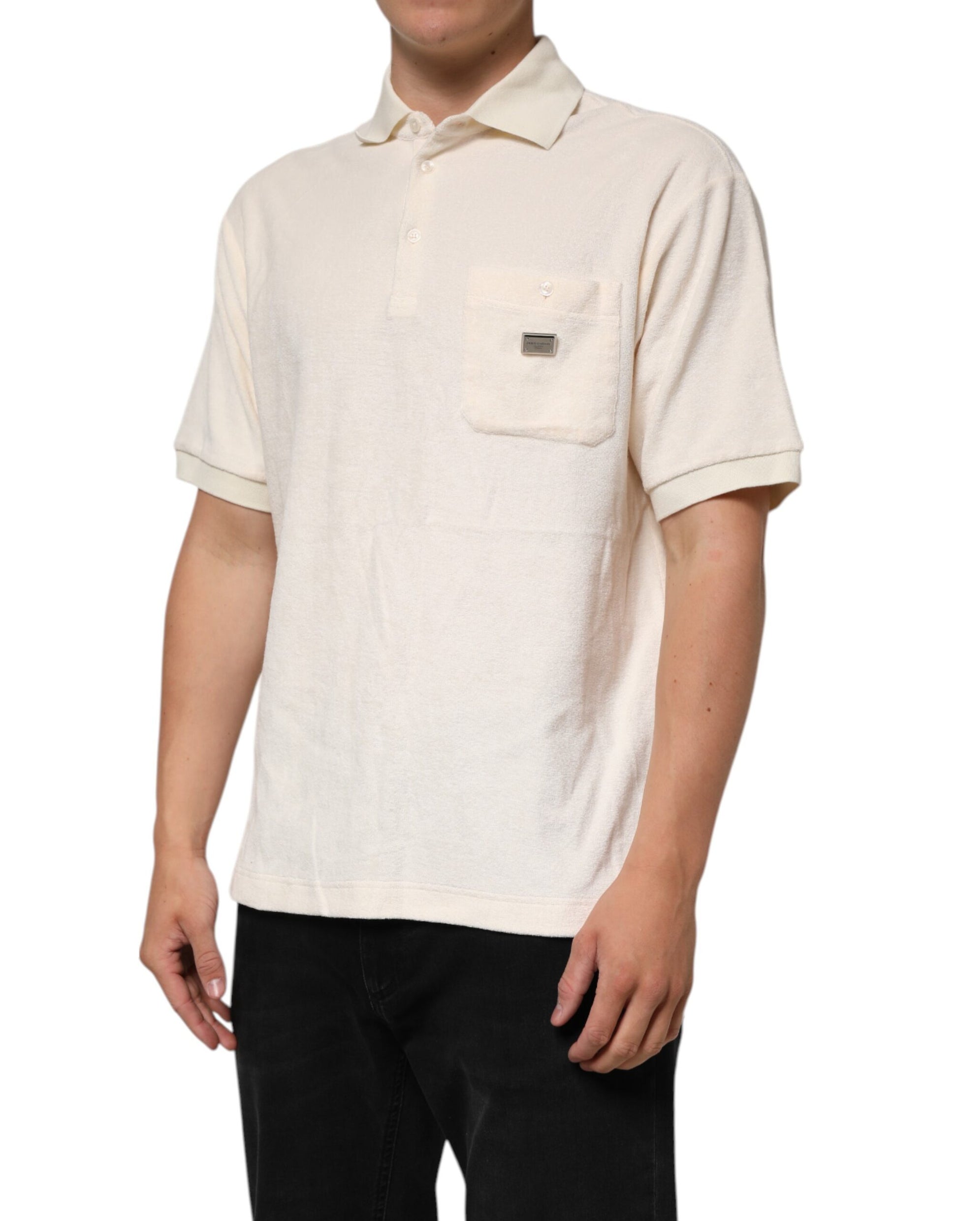 Man wearing a short sleeve polo shirt