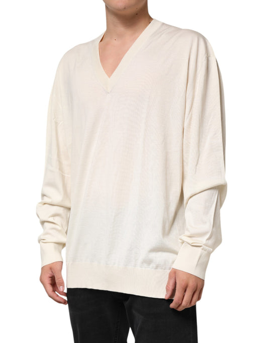 Long sleeve crew neck sweater in neutral color