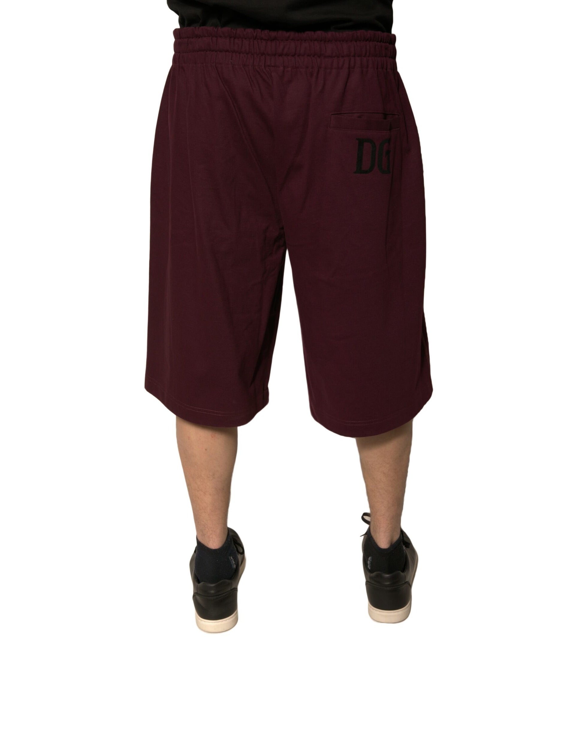 A pair of maroon cotton mid waist bermuda shorts from the brand Dolce & Gabbana