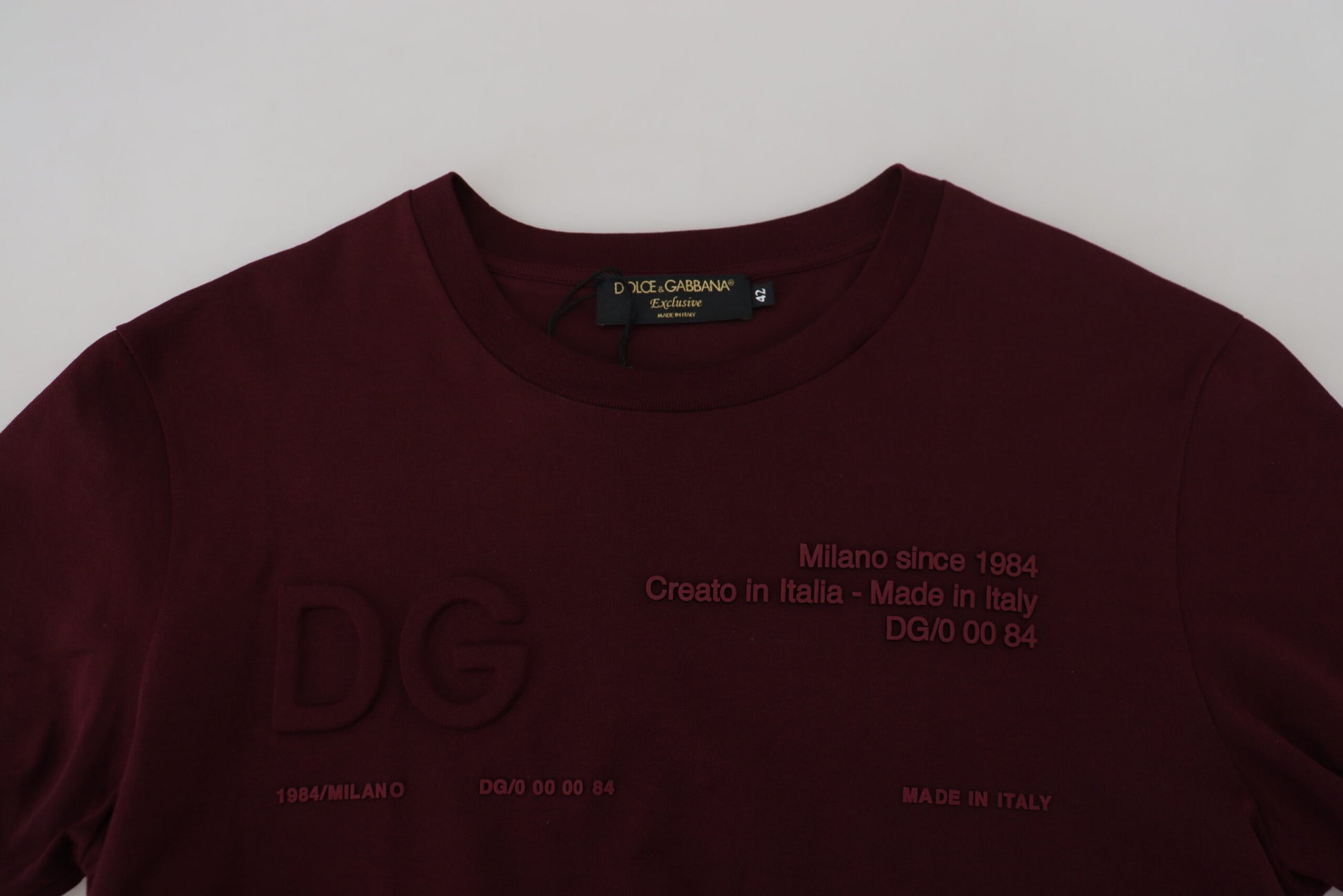Dark red short sleeve shirt with embroidered logo