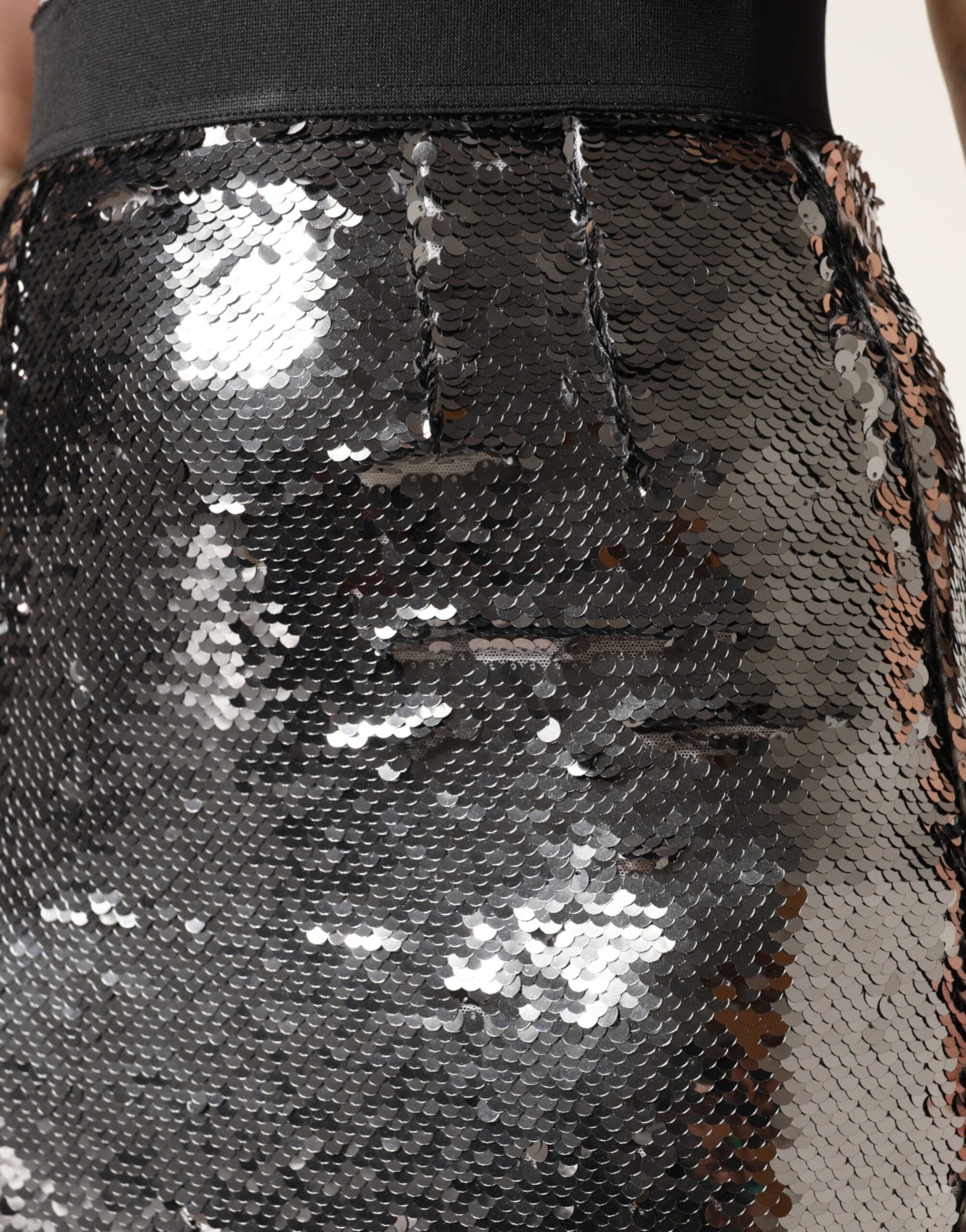 Black sequined skirt with shiny texture