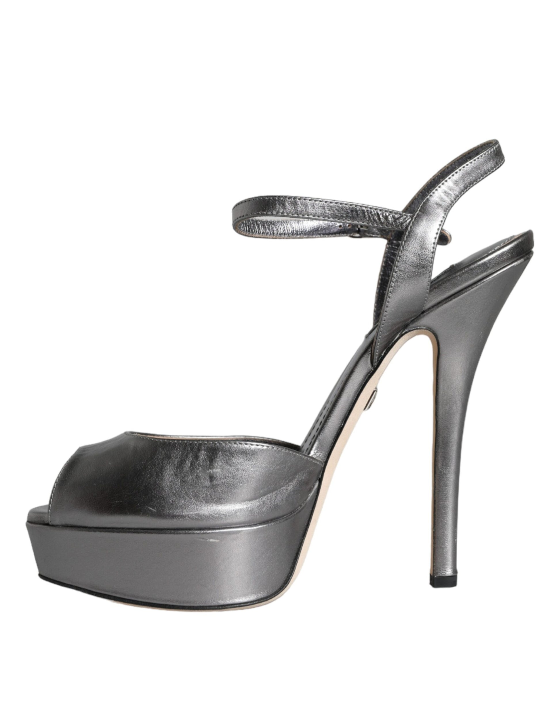 High heel shoe with stiletto heel