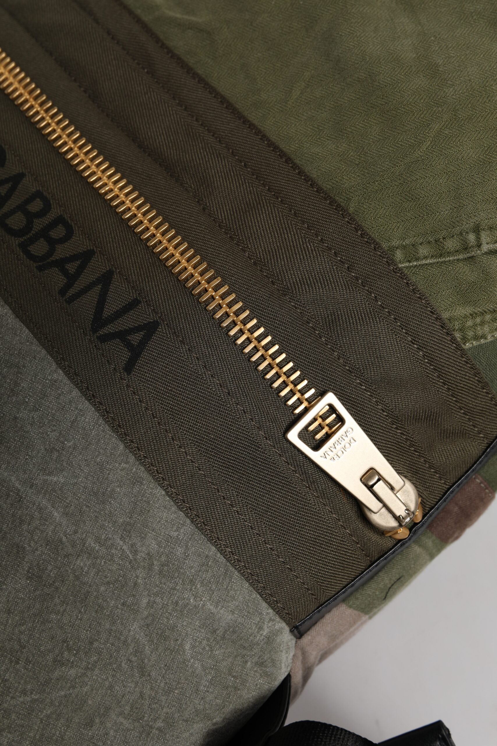 Zipper on a bag