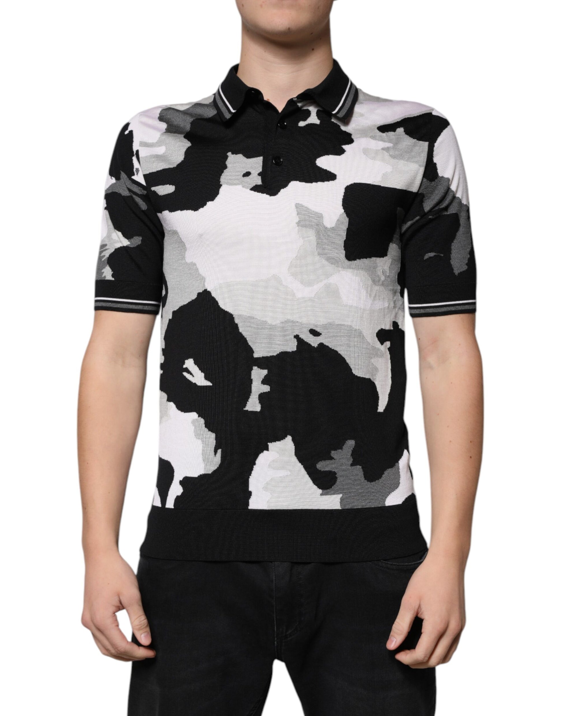 Men's short sleeve shirt with camouflage pattern
