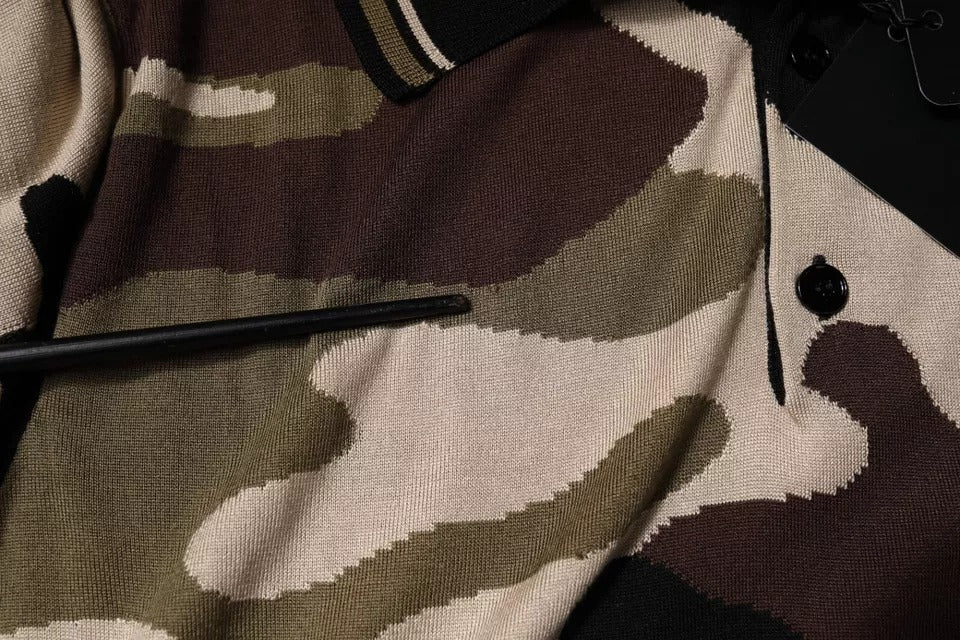 Camouflage jacket with black zipper