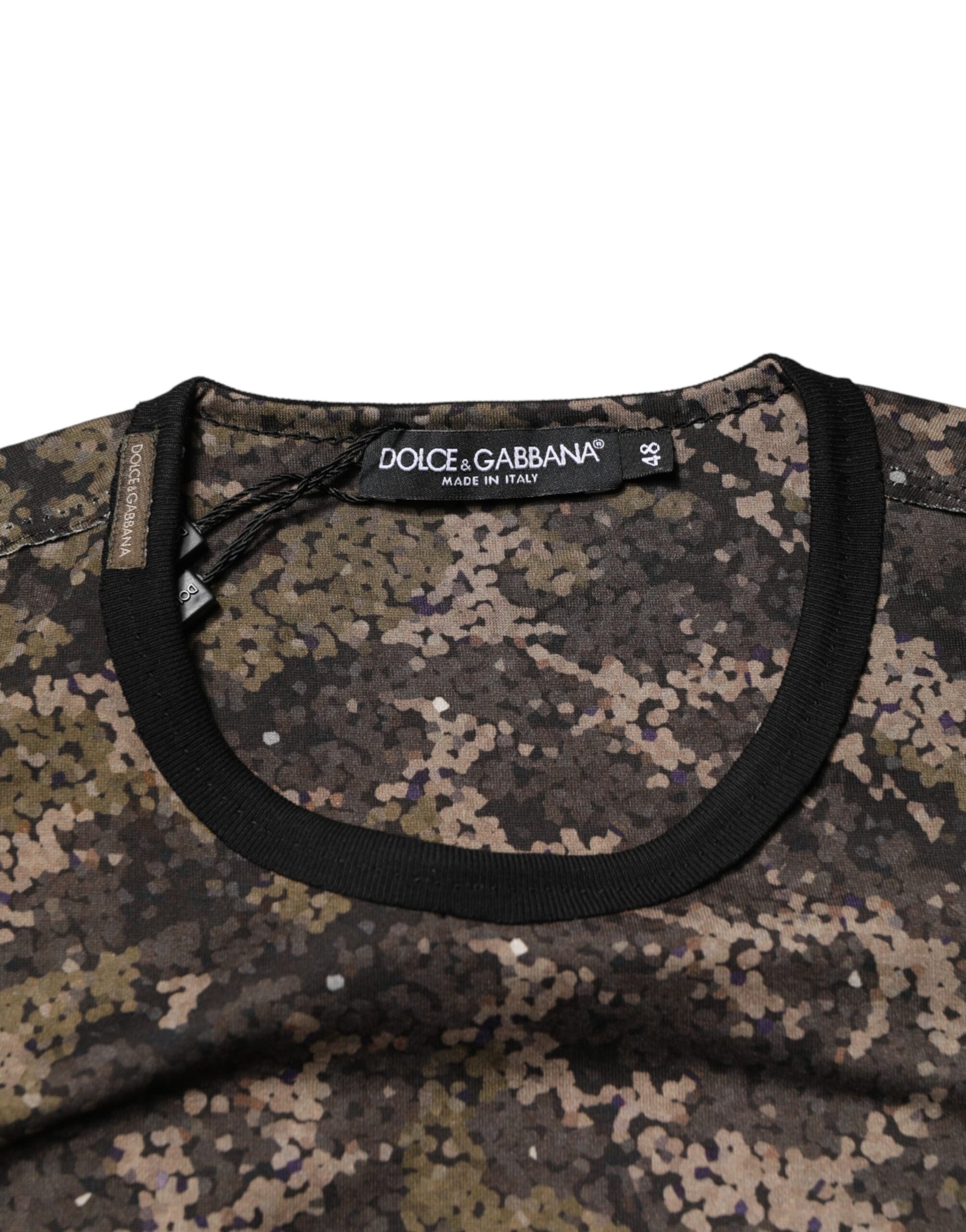Camouflage patterned shirt with black collar