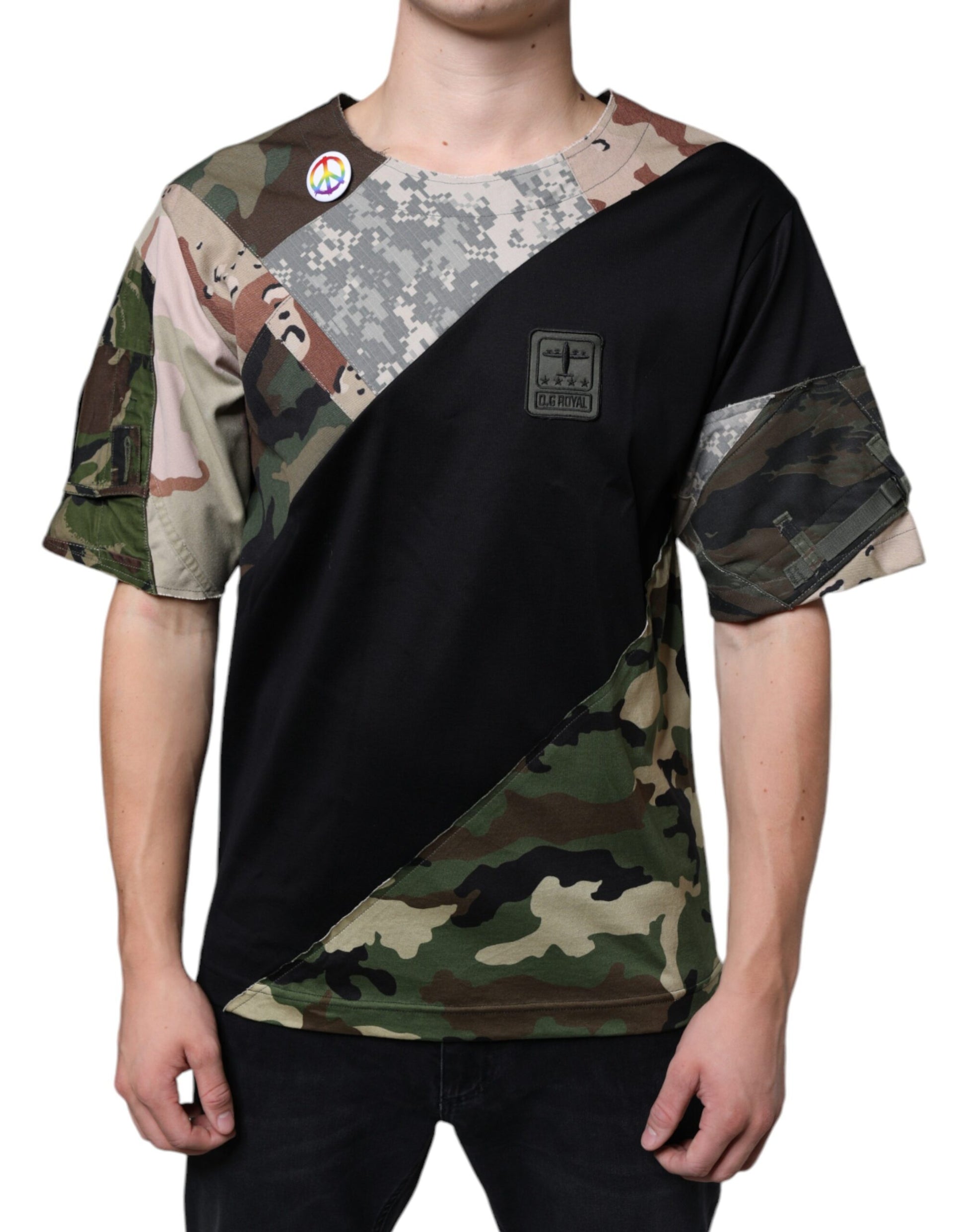 Camouflage print t-shirt with black sleeves