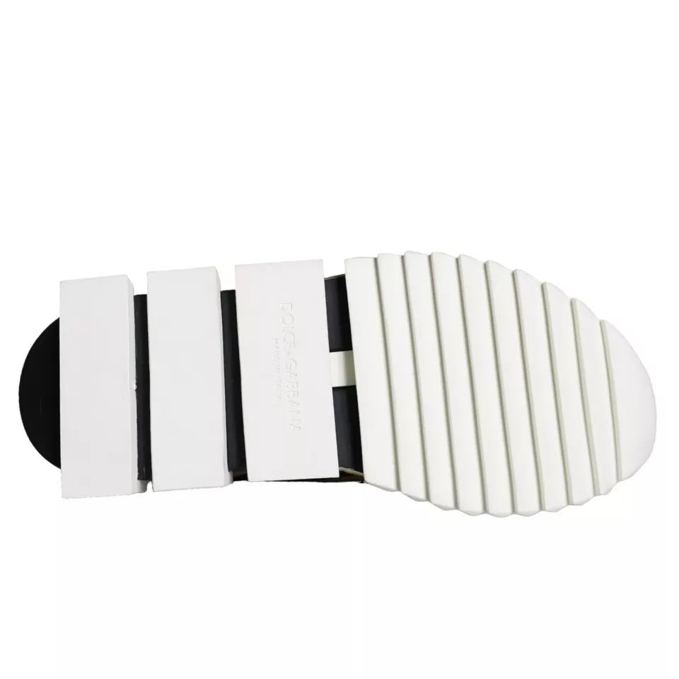 White sneaker with white sole and laces