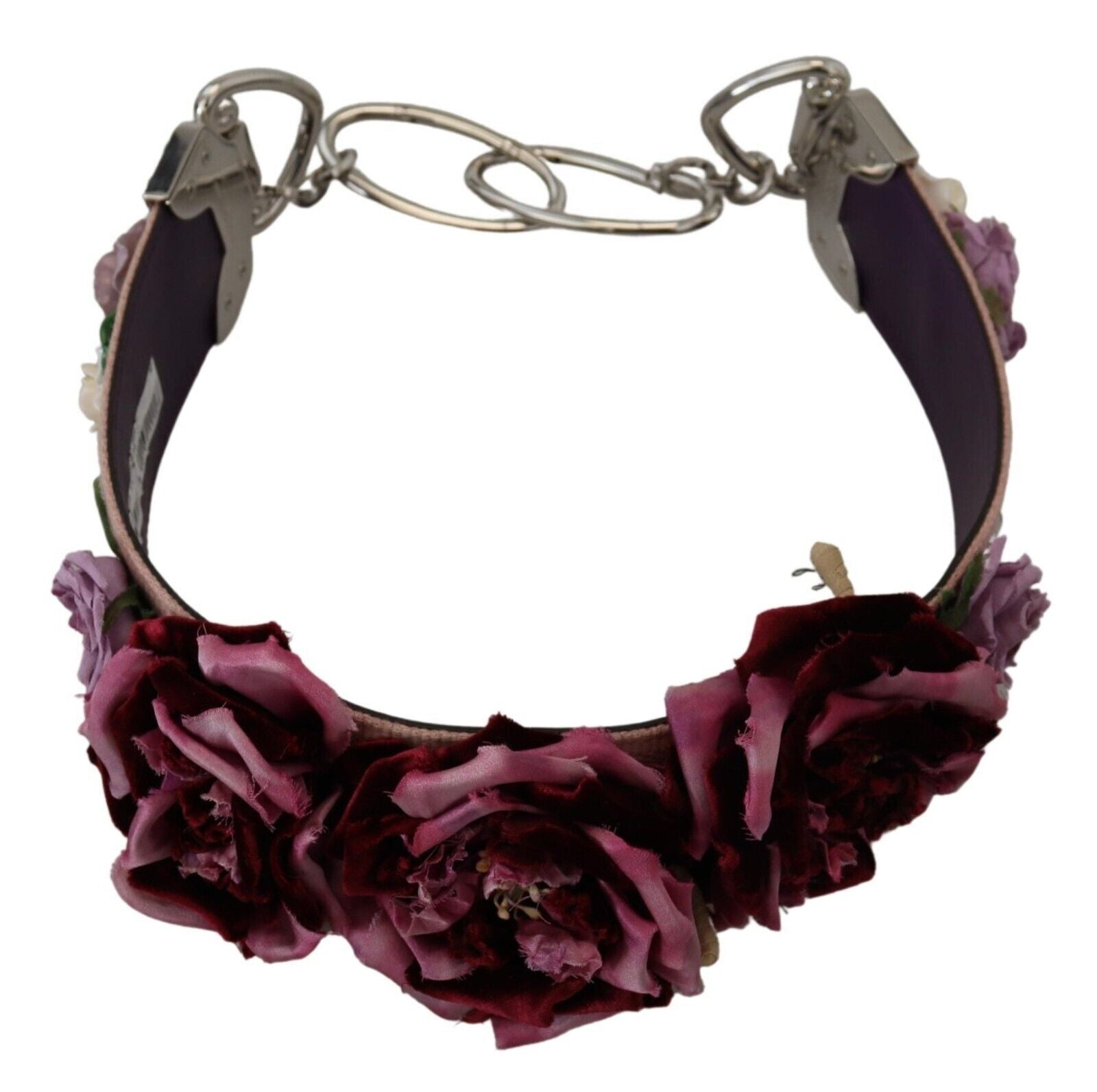 Floral patterned necklace with metal clasp