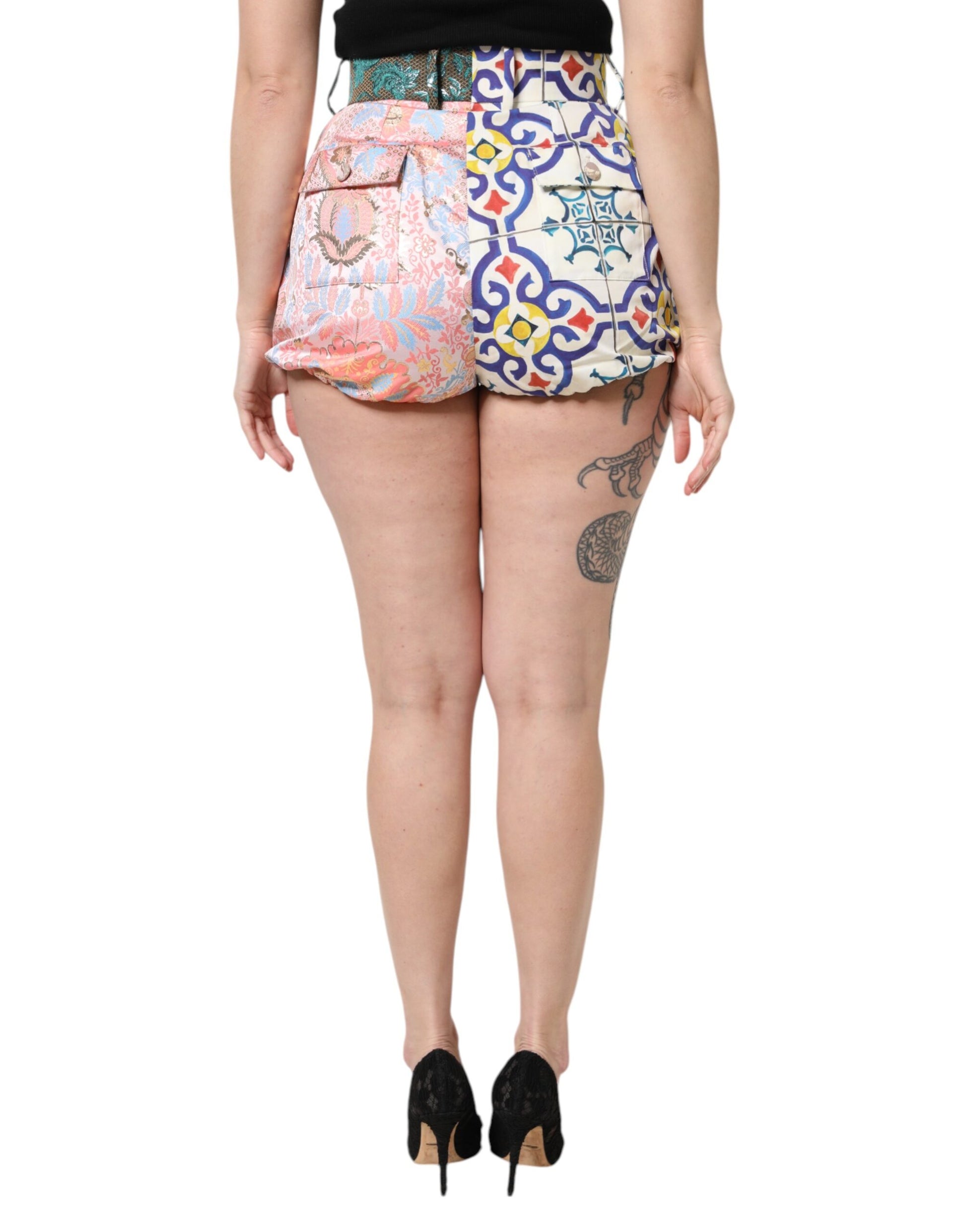 Shorts with floral pattern