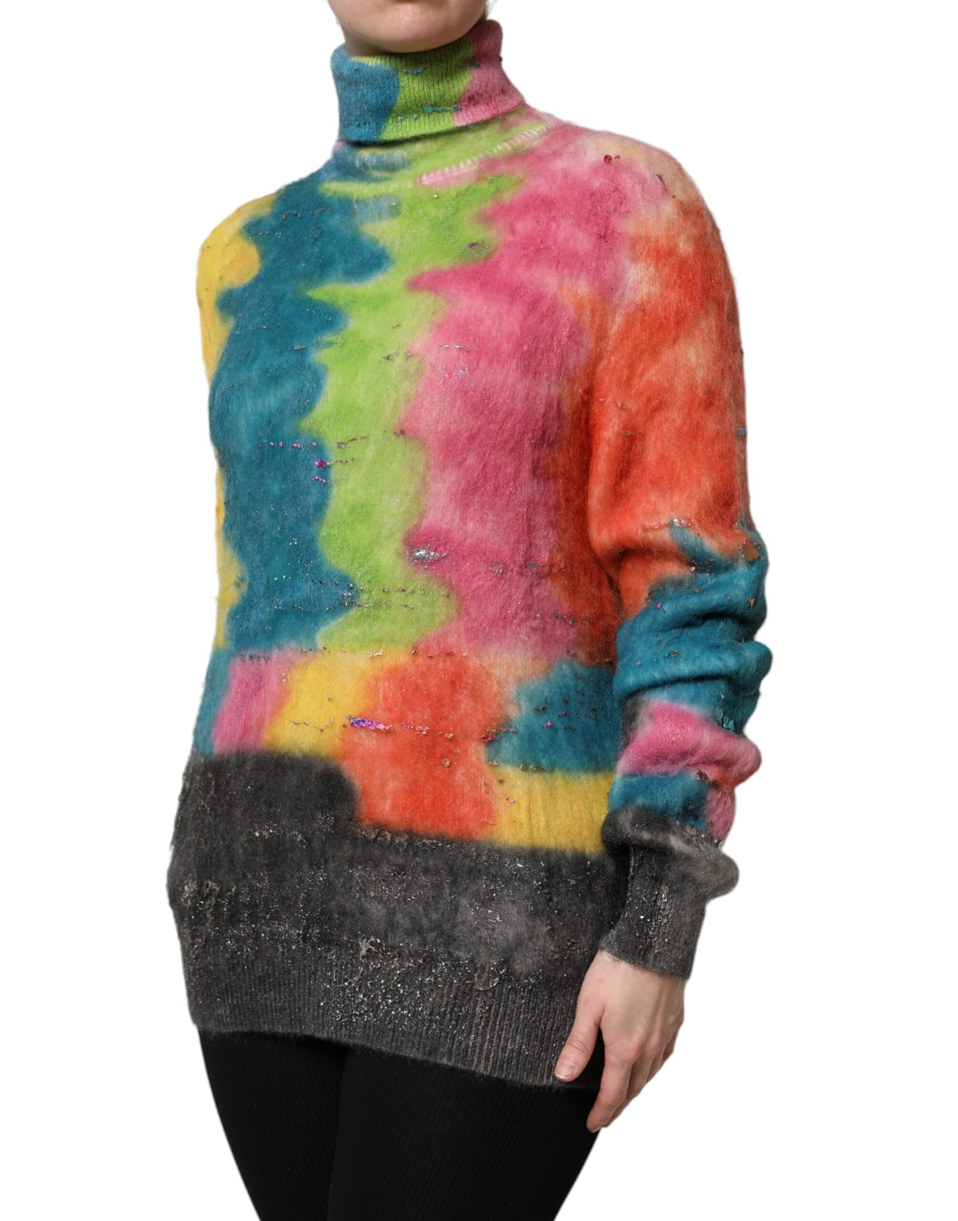 Colorful knit sweater with long sleeves