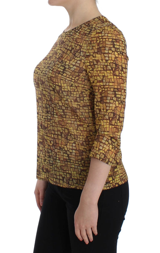 Long sleeve top with a patterned design