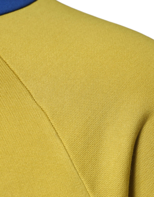 Yellow fabric with a blue collar