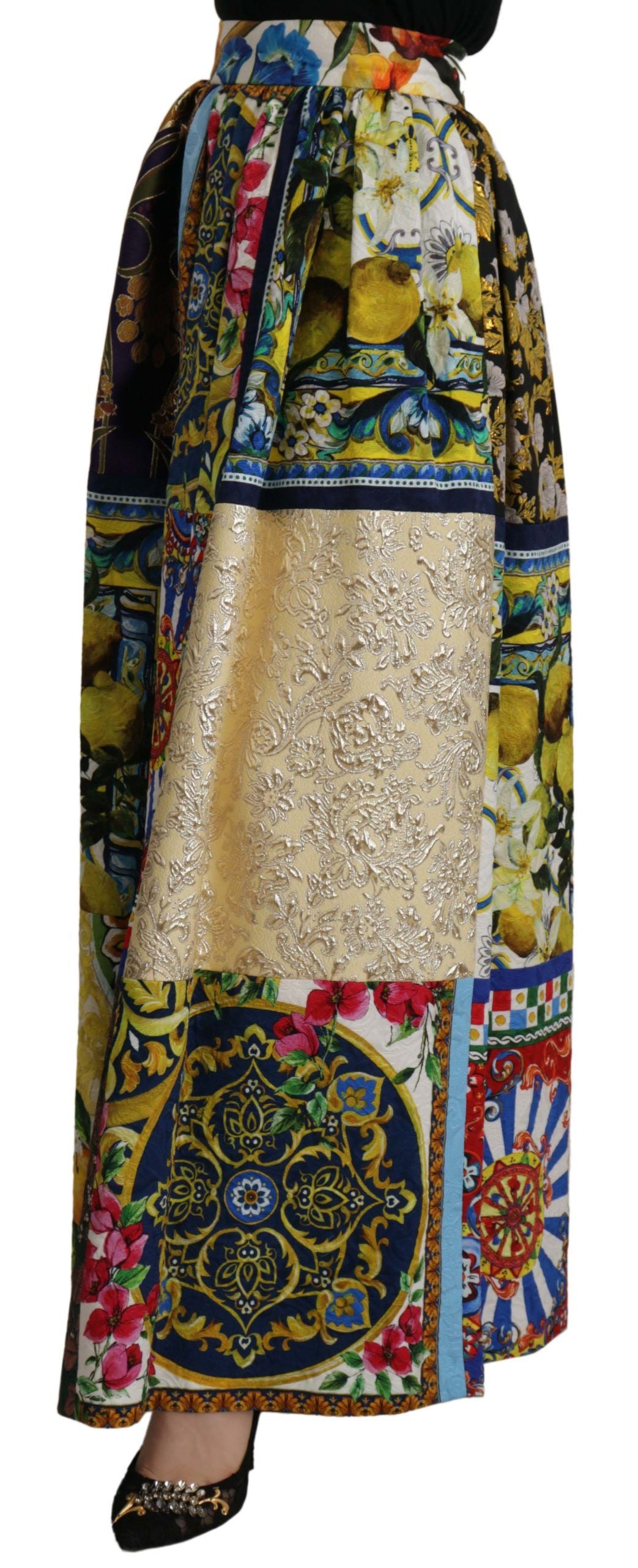 Colorful embroidered skirt with floral patterns