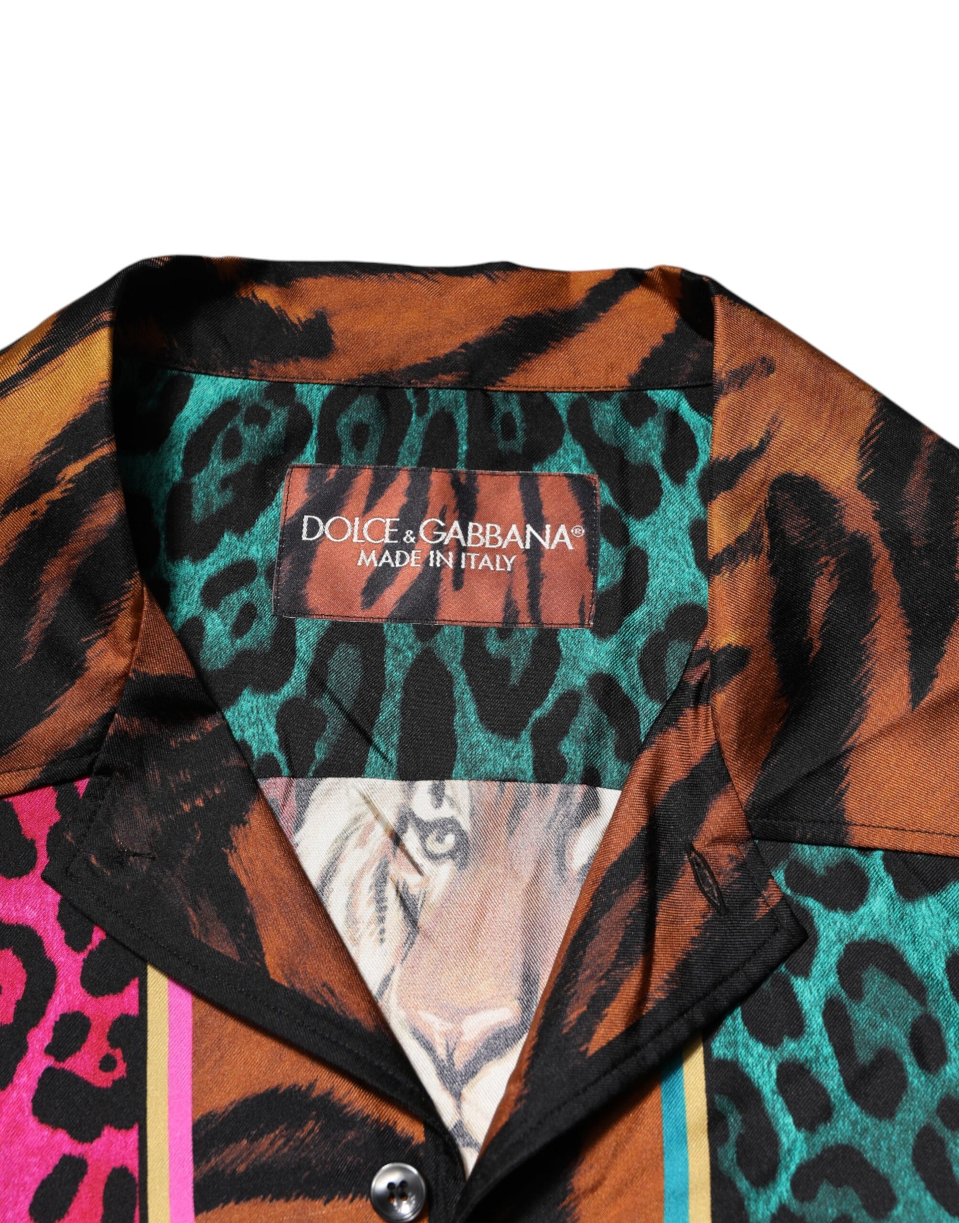 Leopard print shirt with long sleeves