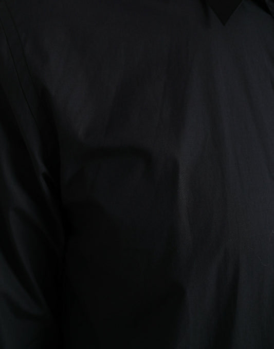 Black shirt on mannequin