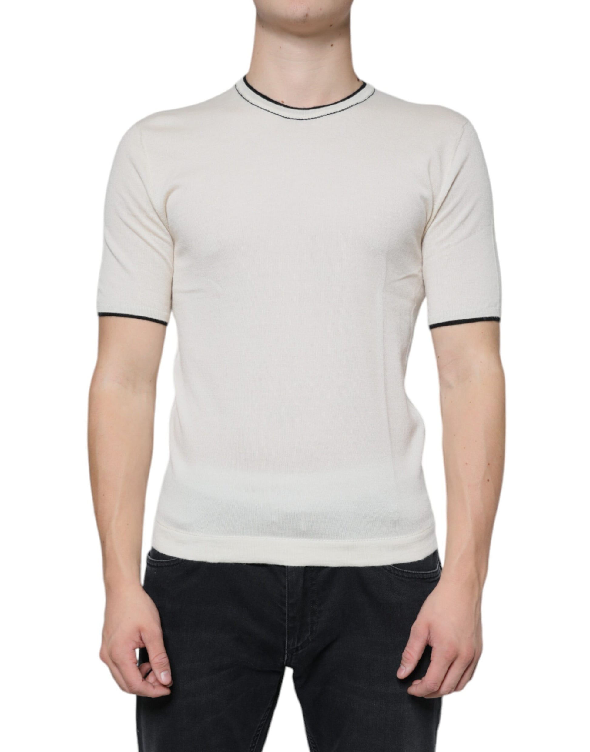 Long sleeve crew neck sweater in neutral tone