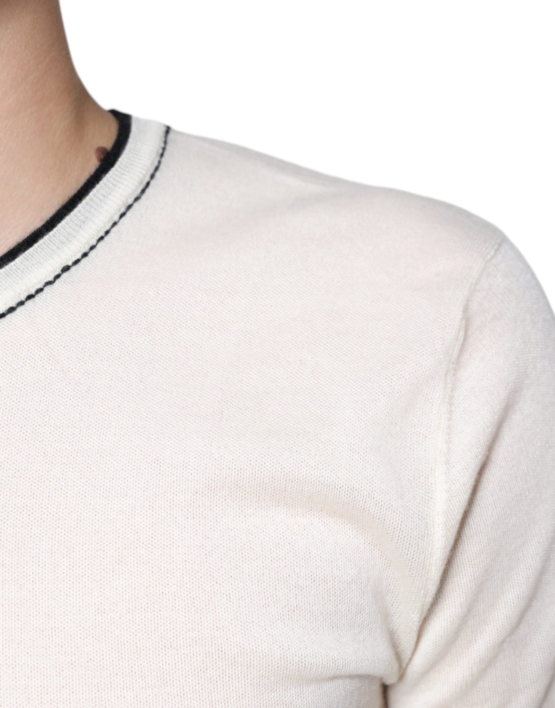 Long sleeve knit sweater