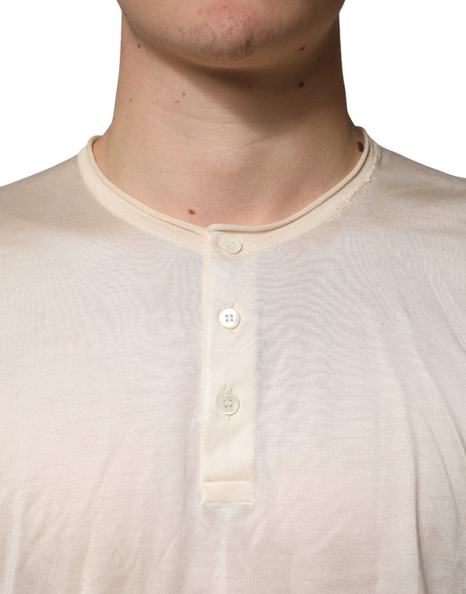Man wearing a short sleeve shirt
