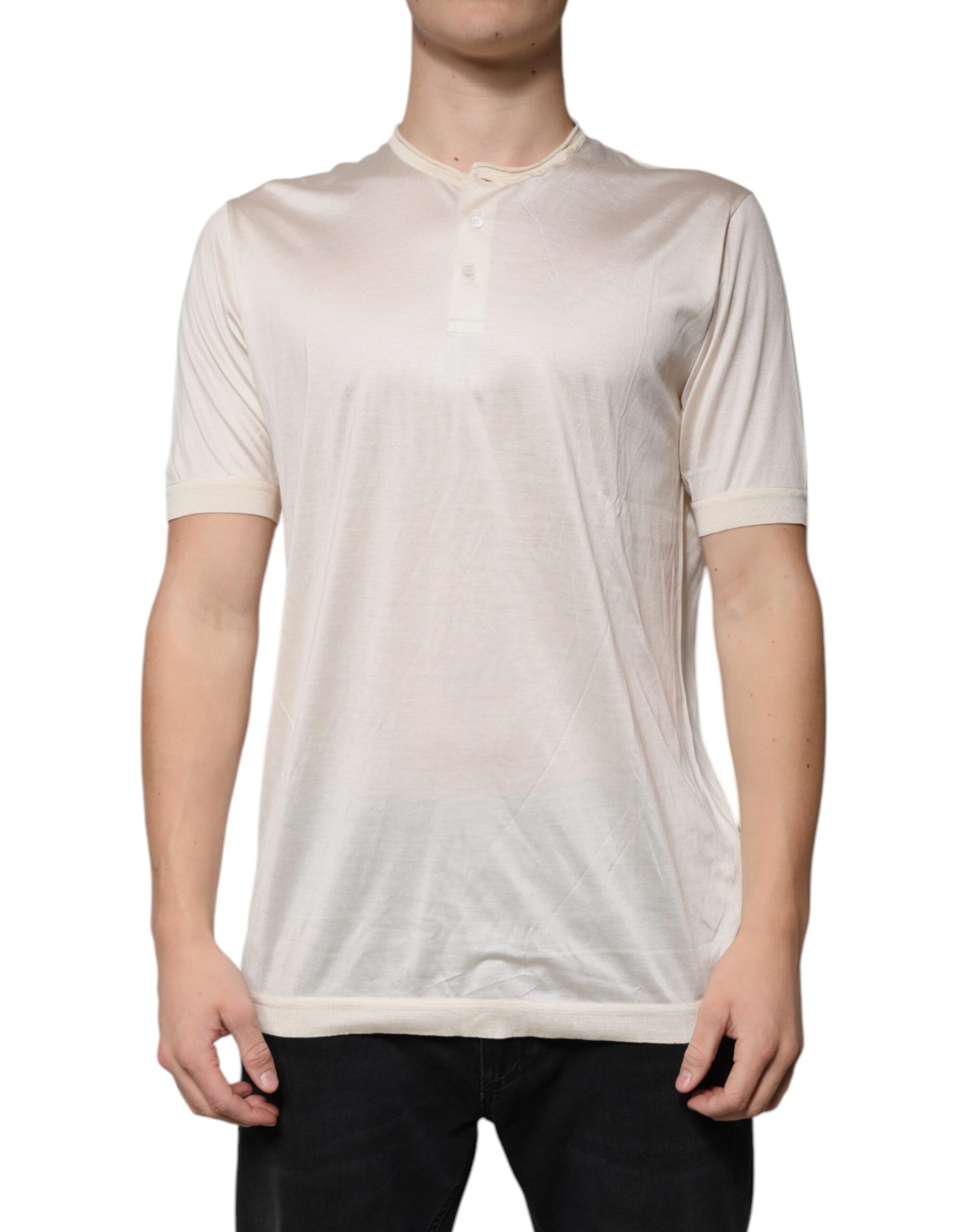 Long sleeve shirt with a V-neckline