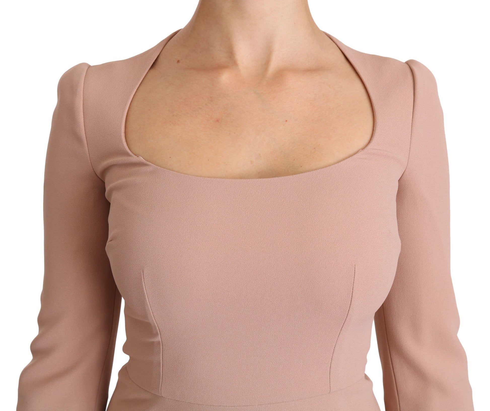 Pink dress with 3/4 sleeves and a-line silhouette
