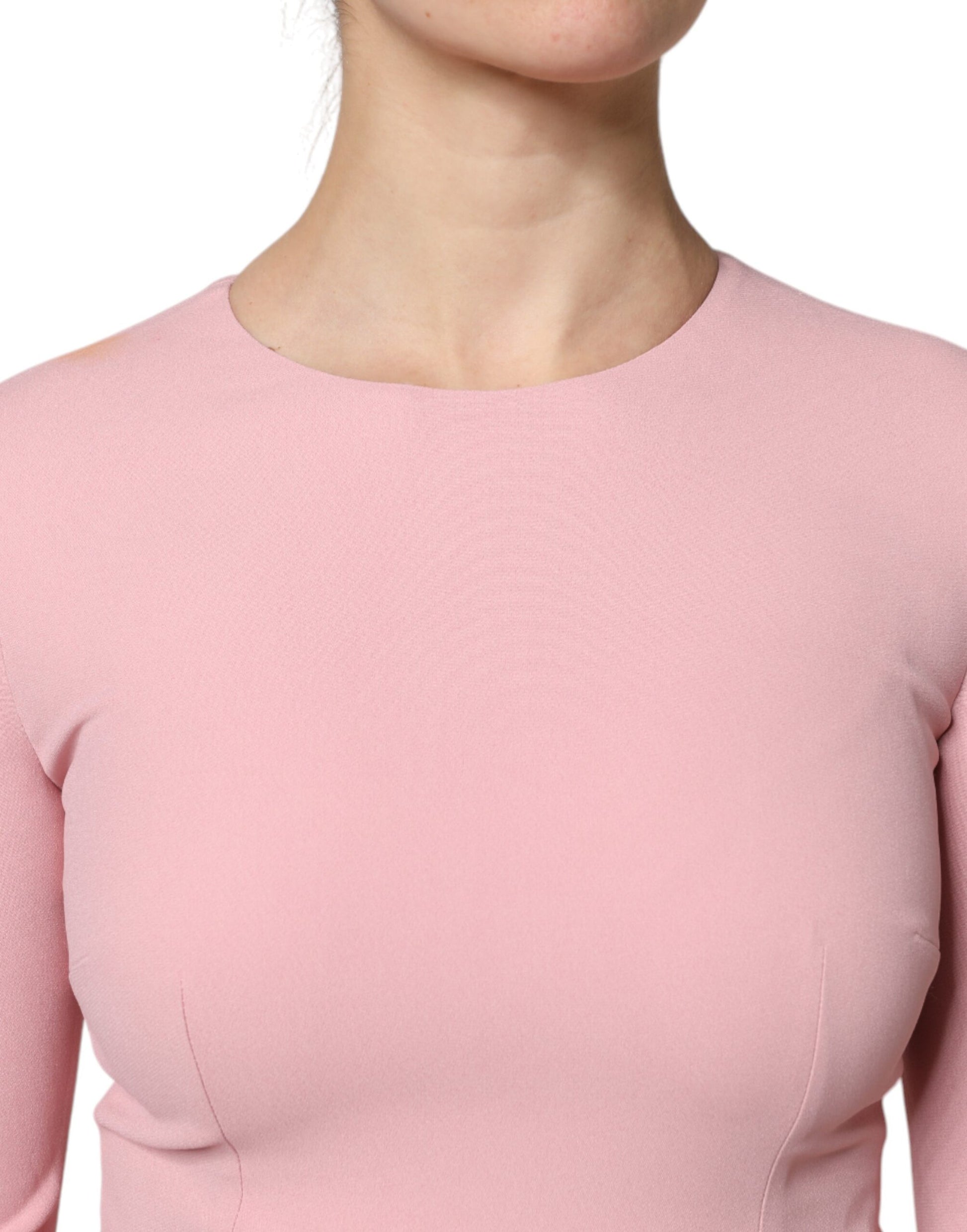 Pink dress with flare sleeves and viscose material