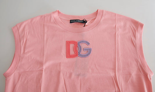 Pink t-shirt with a logo on the front