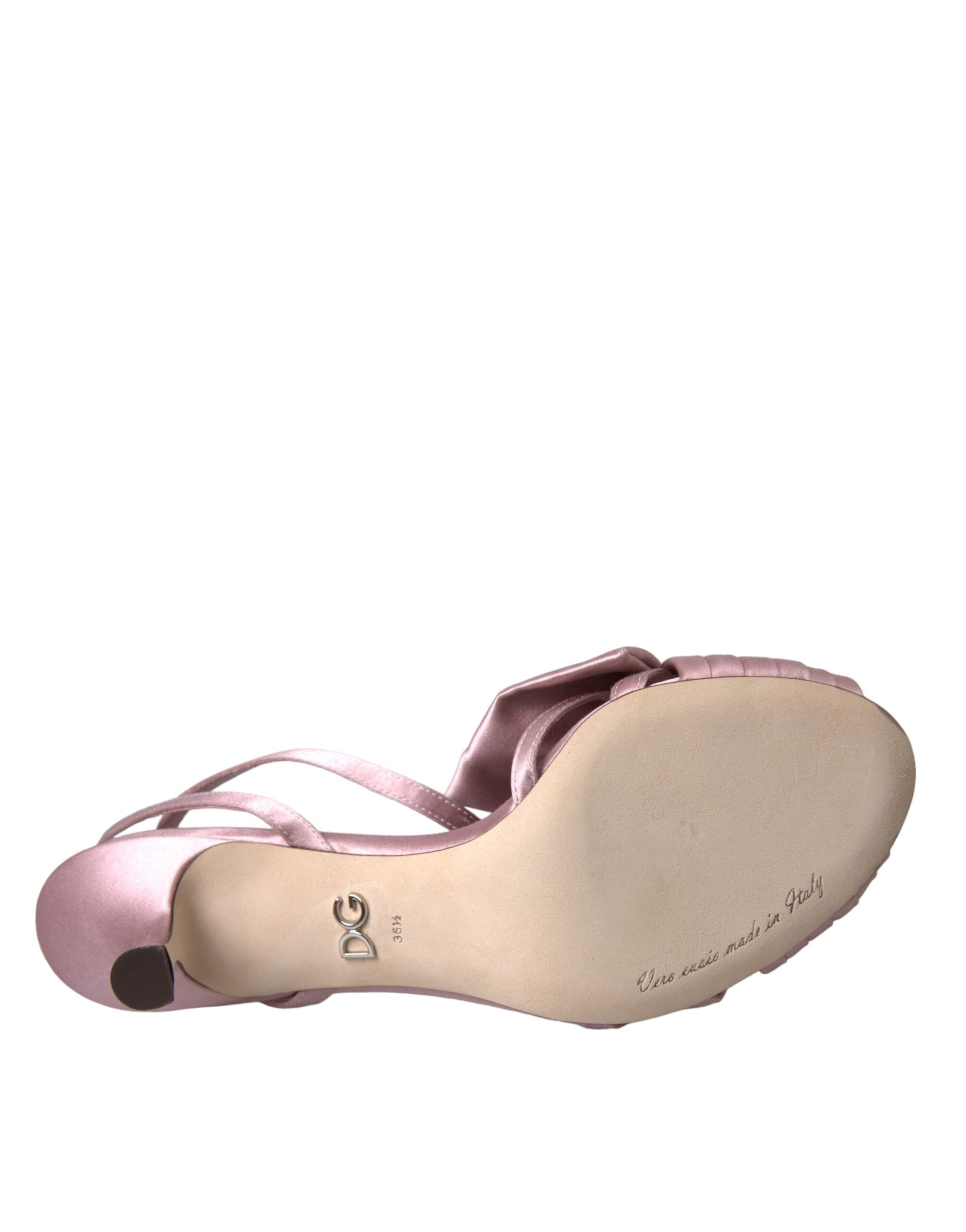 Pink shoe with a bow on top