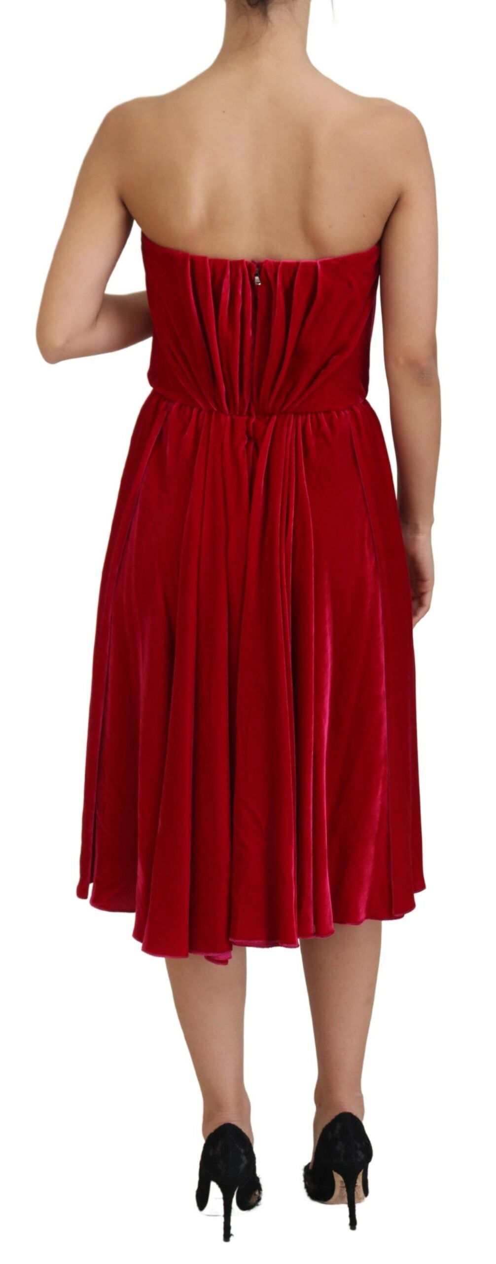 Red strapless dress with ruffled hem and waistband, made of viscose stretch fabric
