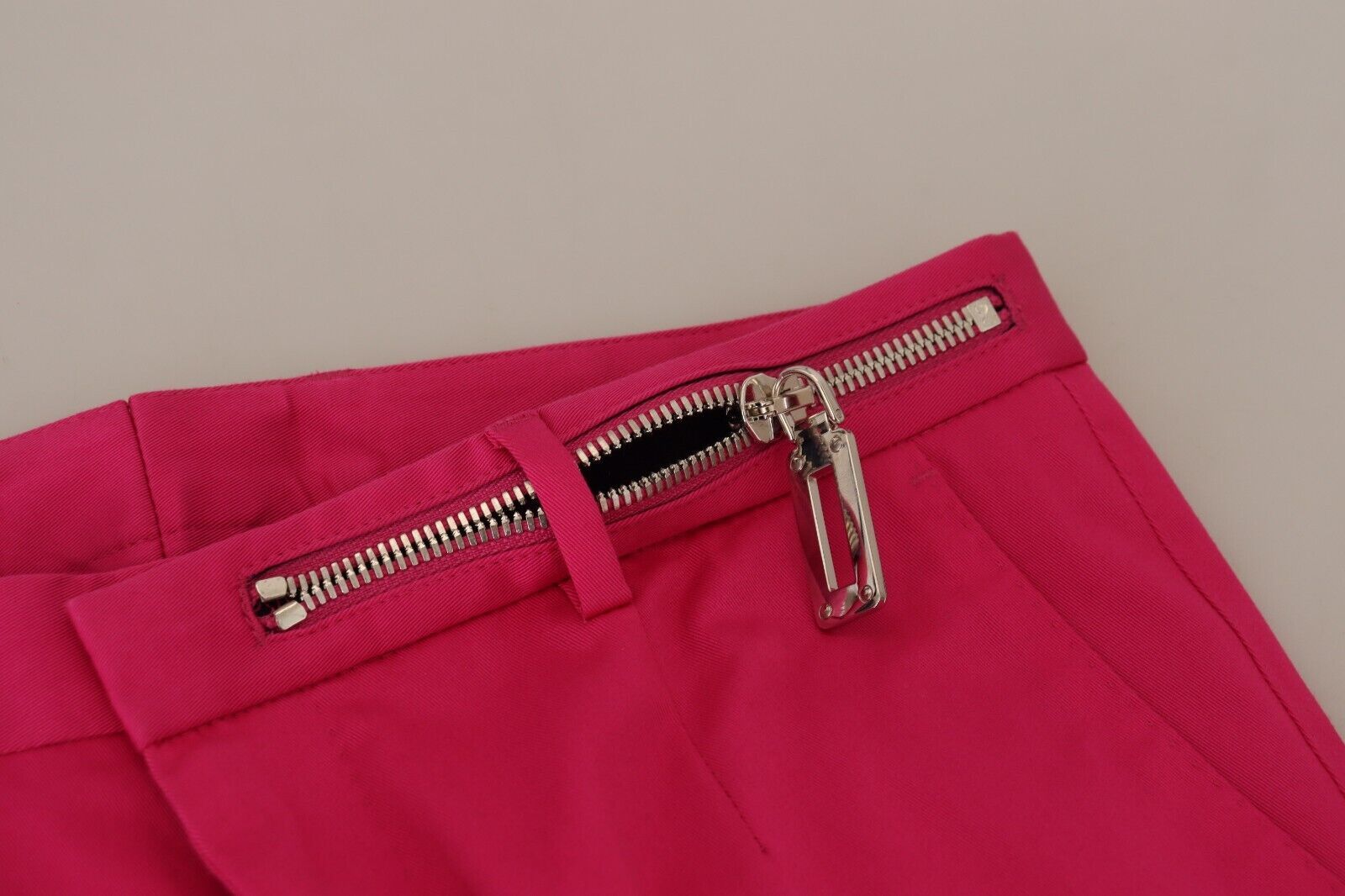 Zipper on red pants