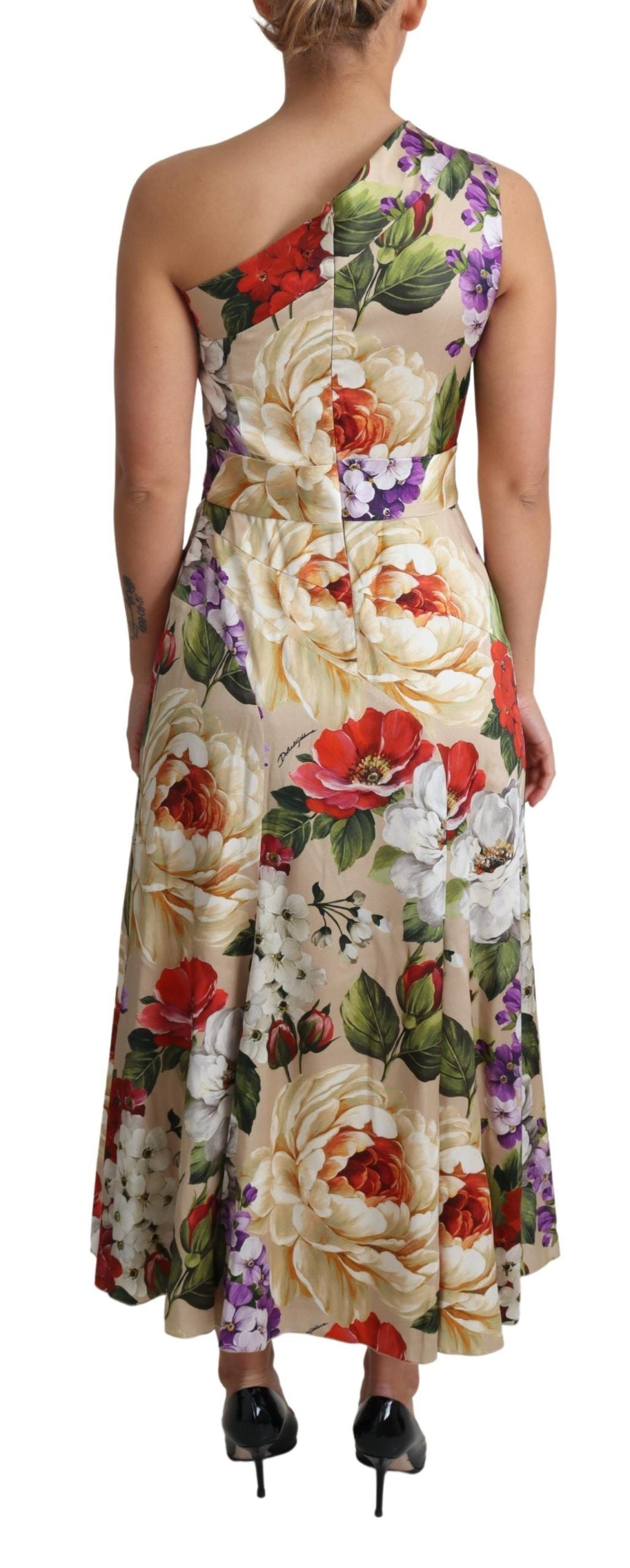 Long floral print dress with sleeveless design