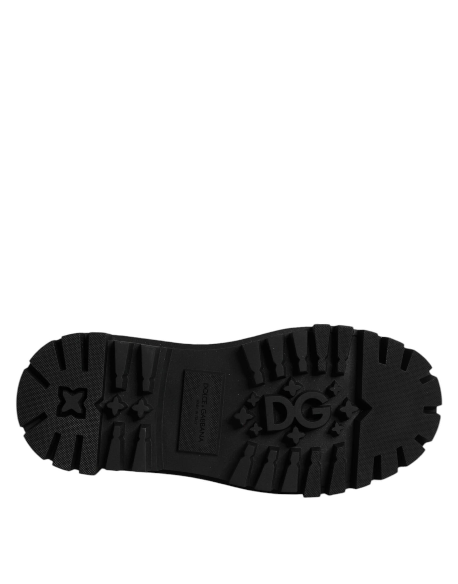 Black lace-up trekking shoe with red leather upper and silver logo