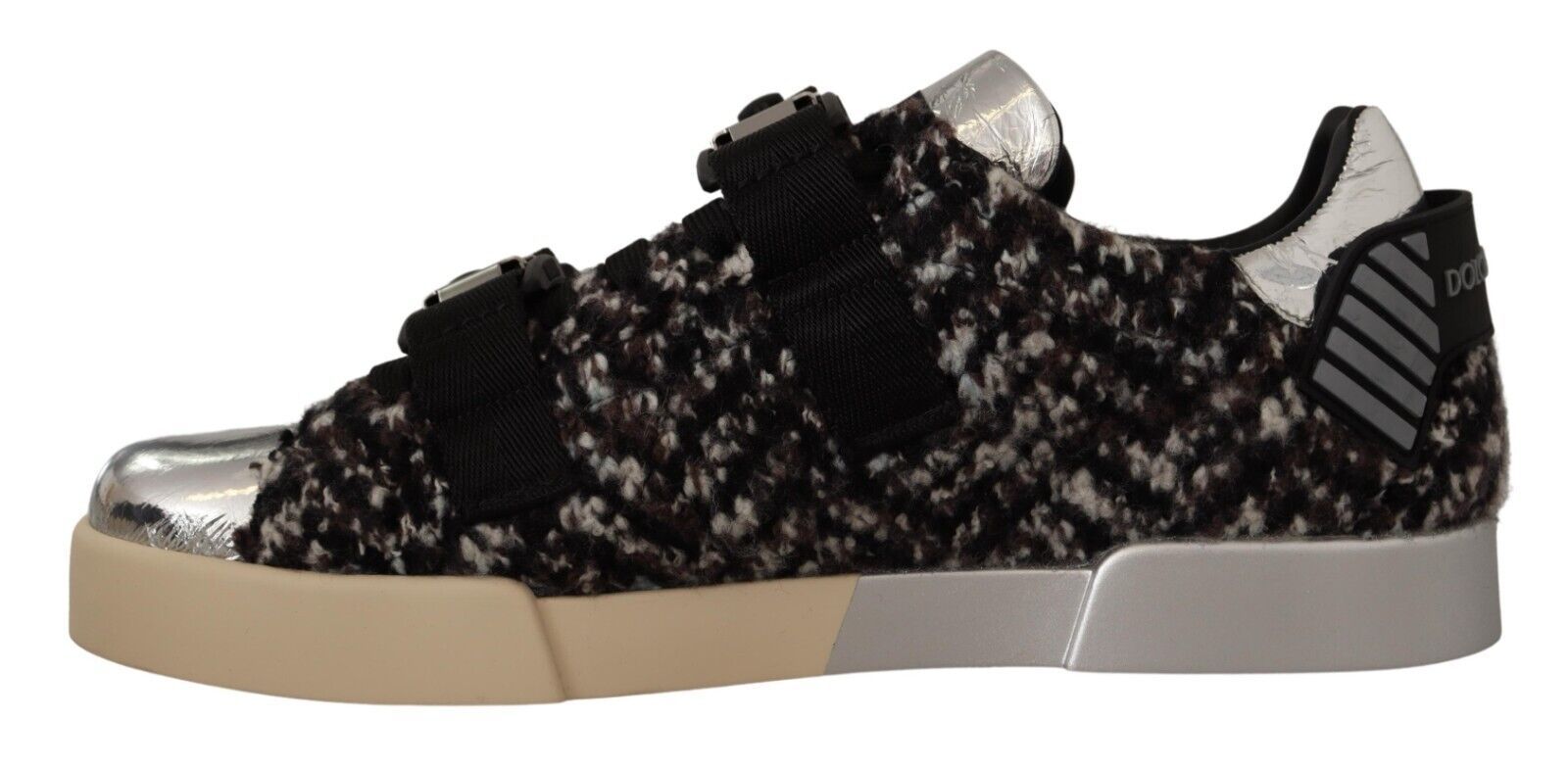 Black and white patterned sneaker with laces