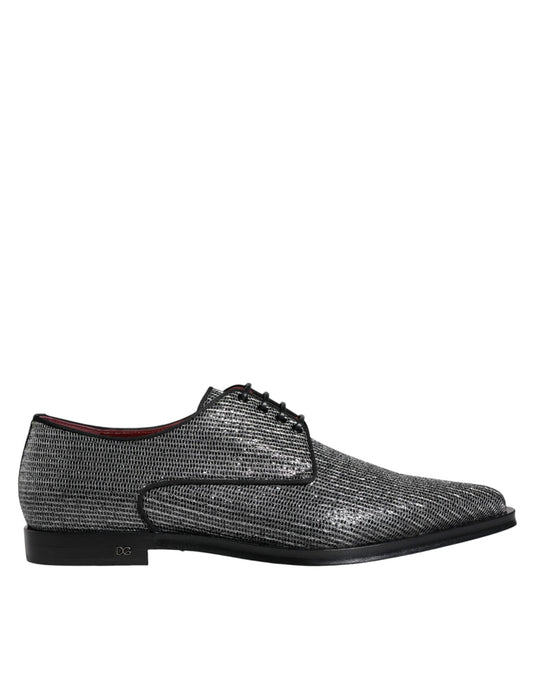 Loafer shoe with laces and a buckle on the side