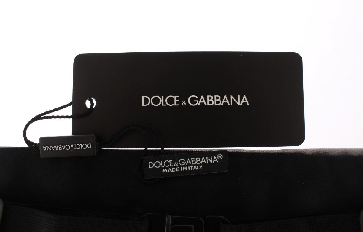 Black tag on a black bag