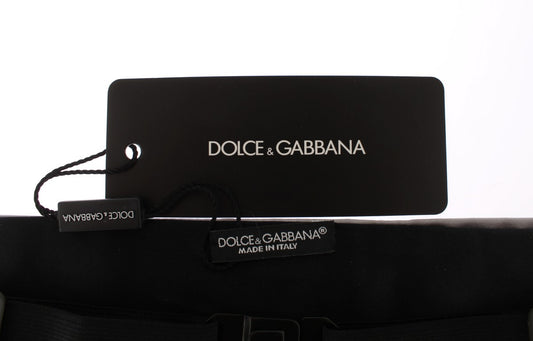 Black tag on a black bag