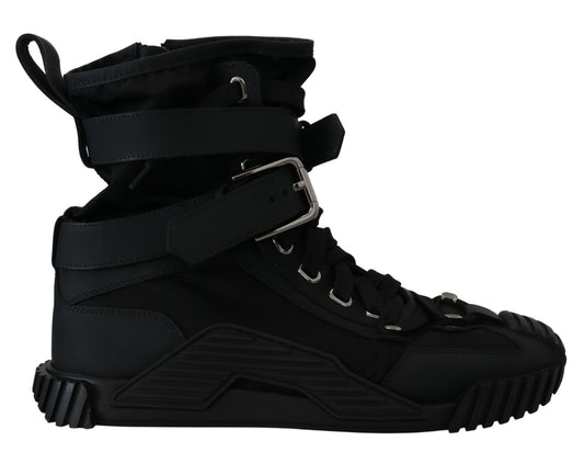 Black snow boot with straps and buckles for secure fit