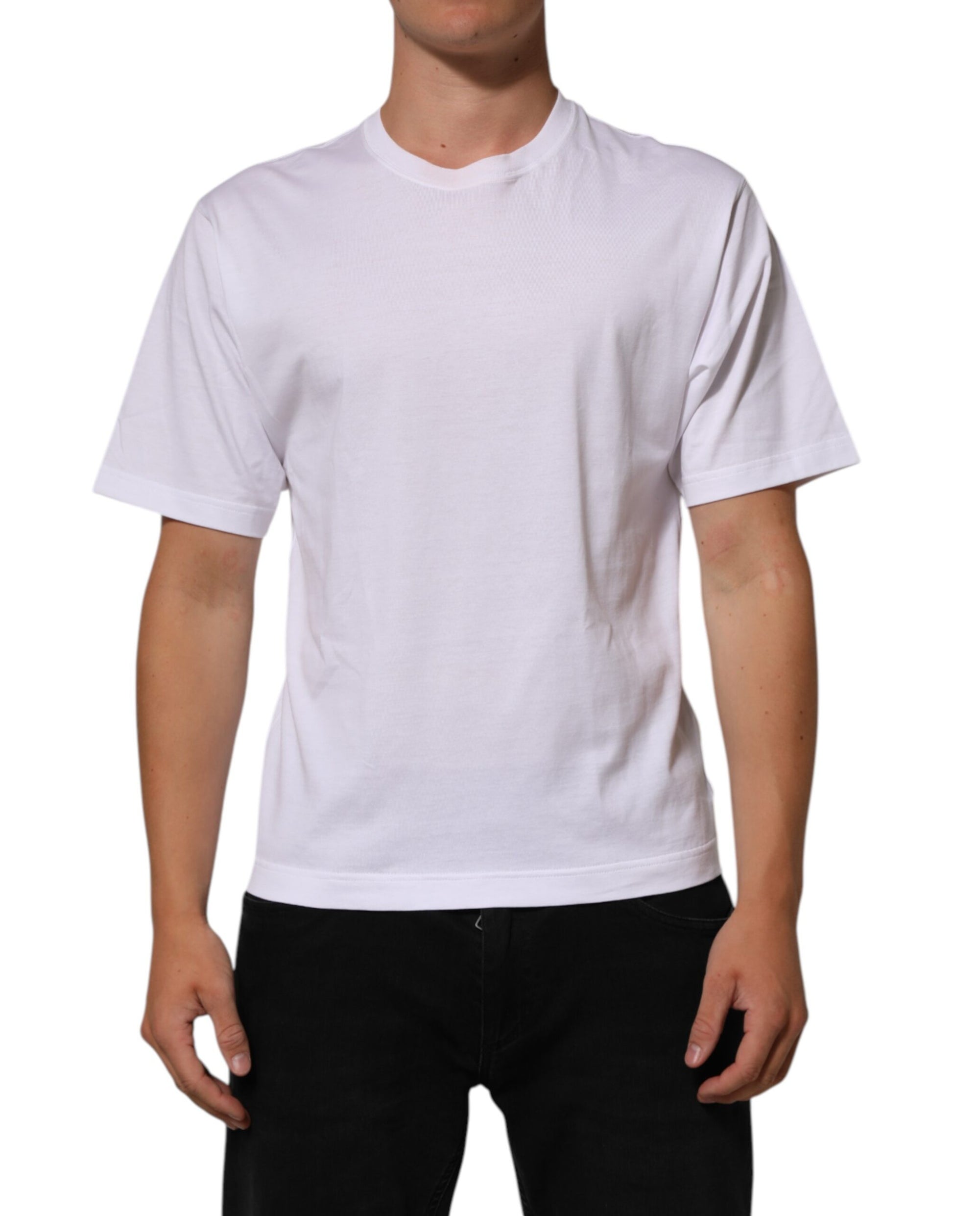 White short sleeve t-shirt on a mannequin
