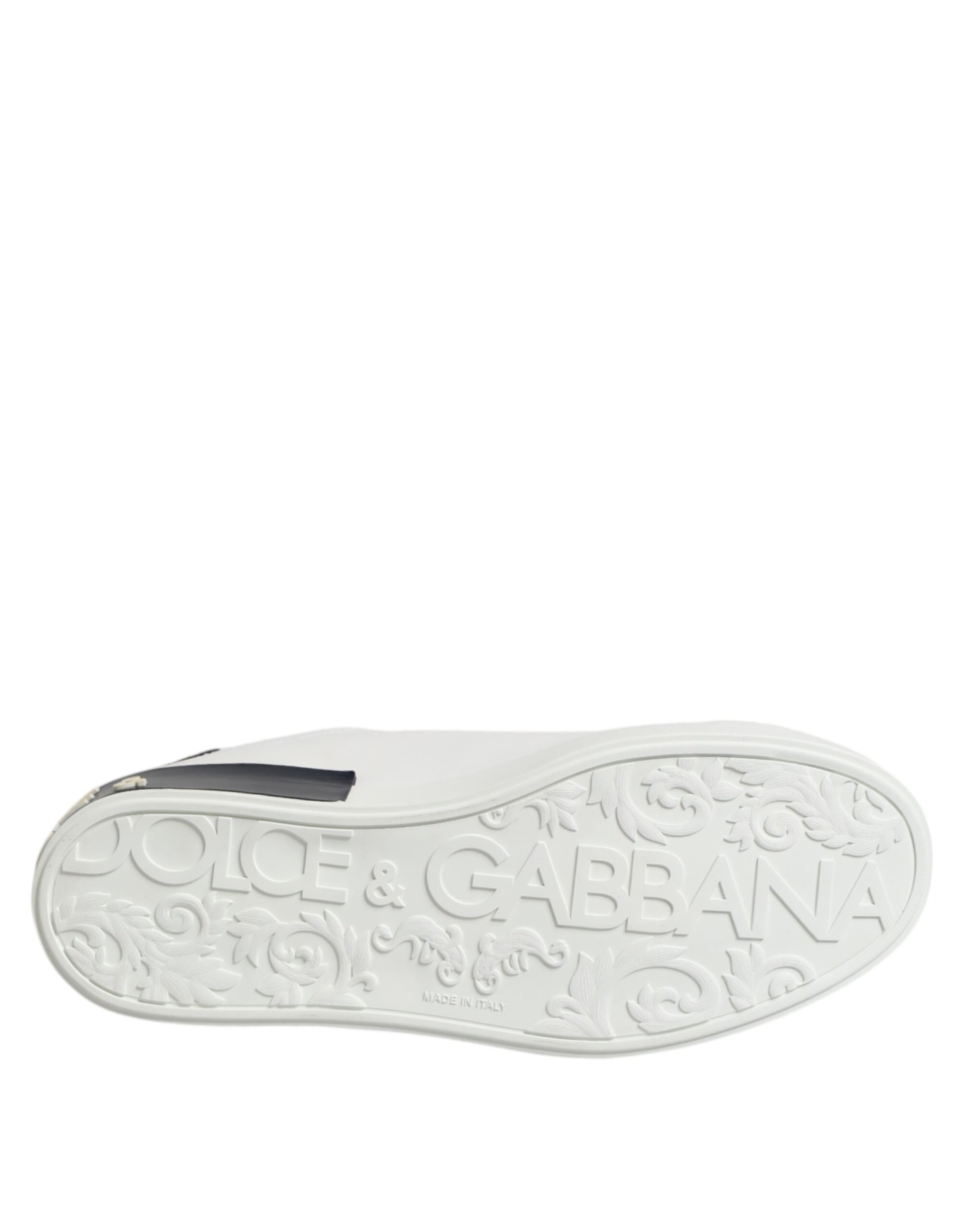 White black leather sneakers with embossed logo