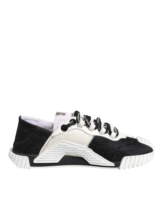 Black and white sneaker with laces