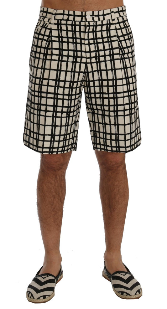 Men's shorts with plaid pattern