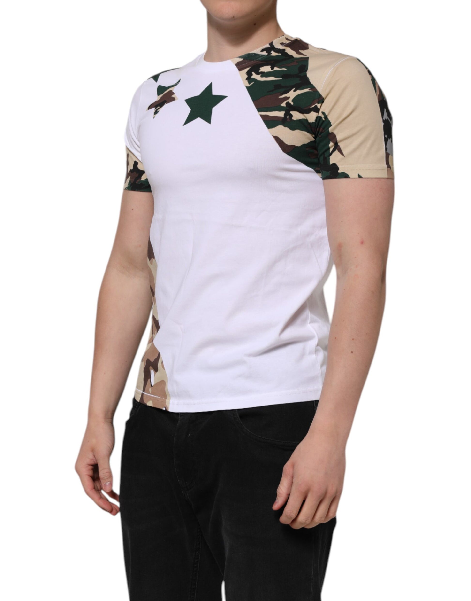 Camouflage print t-shirt with white sleeves