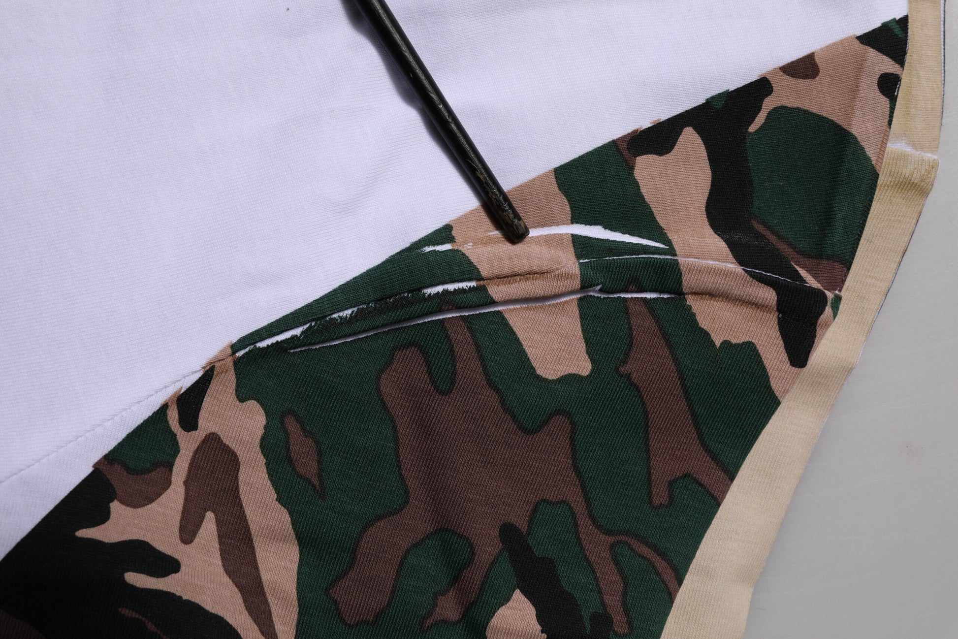 Camouflage pattern fabric