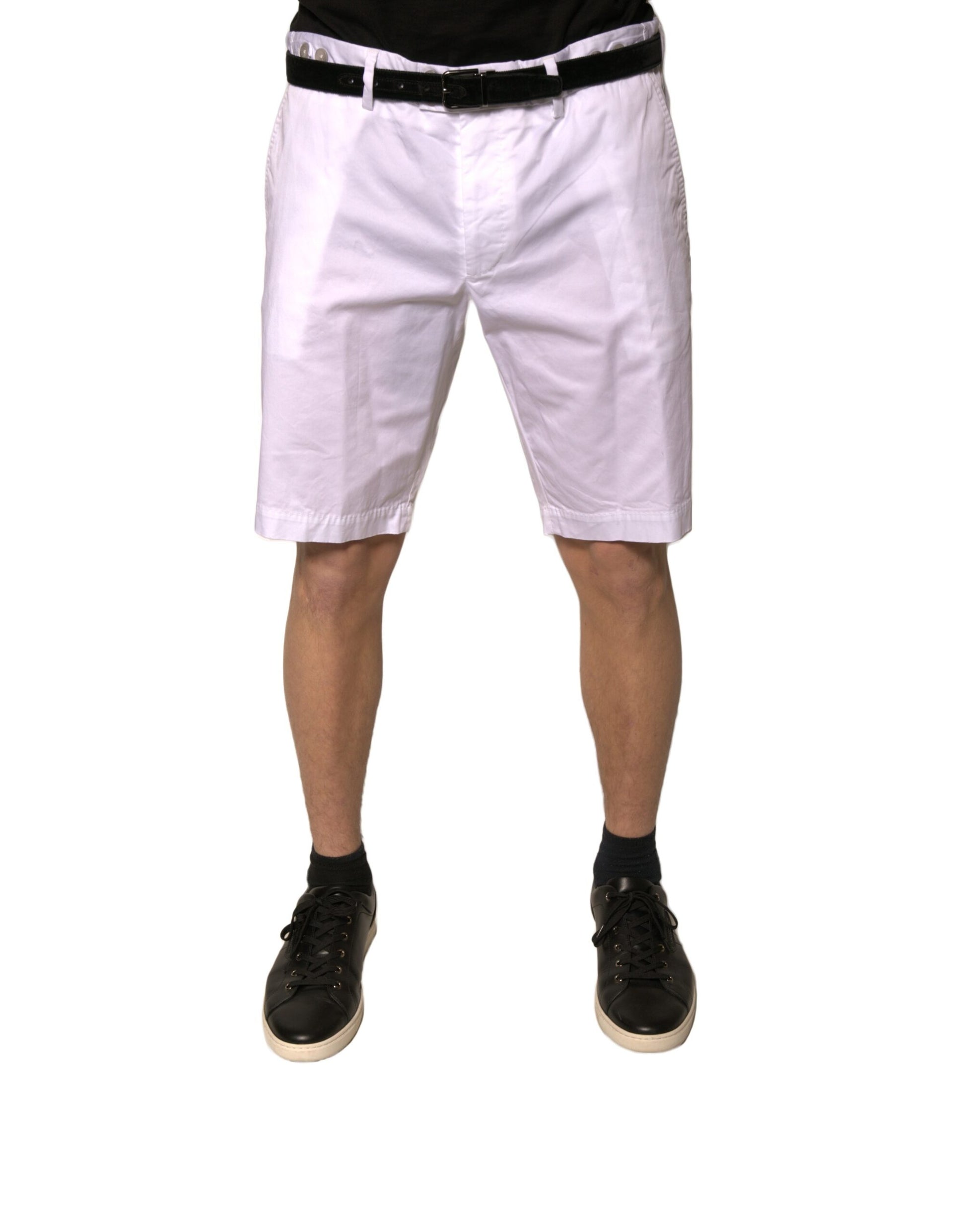 A pair of white chinos with a stretchy cotton fabric, designed by Dolce & Gabbana. They are casual shorts tha